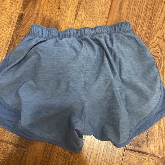 Woman’s medium Dri-fit Nike shorts - Picture 3 of 3